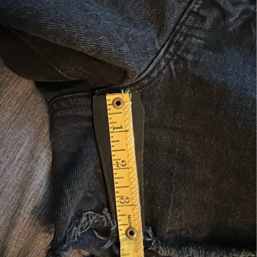 Abercrombie and Fitch High Rise 4” Black Short Size 28 Button Fly